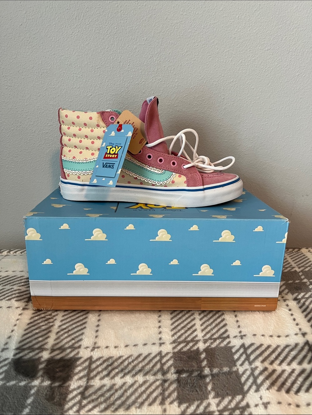 *RARE, NWT IN BOX* Vans High-Top Bo Peep Sneakers - Picture 3 of 5
